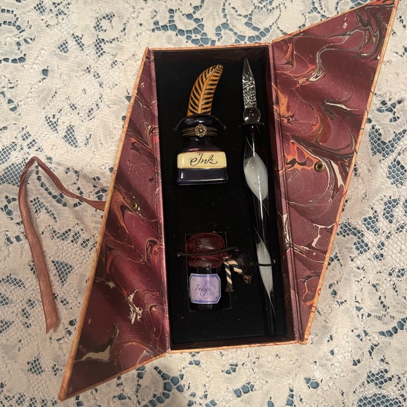 Madame de Pompadour Ink Box - Picture 7 of 8